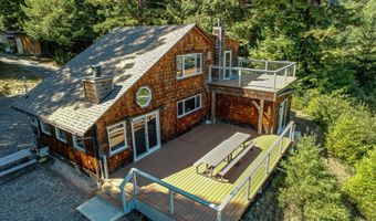 7090 Fickle Hill Rd, Arcata, CA 95521