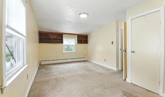 34 Gilbert Ave, Bloomfield, CT 06002