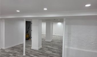 38 Bellevue Ave W, Newport, RI 02840