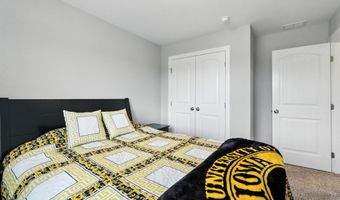 1308 Hideaway Dr, Auburn, IN 46706