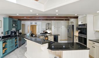 35 Shaw Dr, Bedford, NH 03110