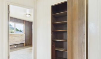 1261 Ulupii St, Kailua, HI 96734