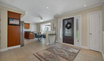 22 Fairway Dr, Ashland, NH 03217