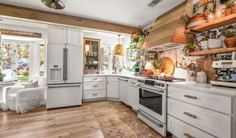 22 Chesterfield Lake Dr, Beaufort, SC 29906