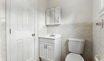 34 Gilbert Ave, Bloomfield, CT 06002