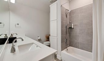558 Torrey Pines Cir, Heath, TX 75032