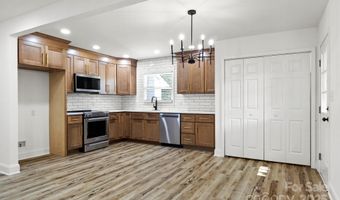 1620 Vogel Ct, Charlotte, NC 28206