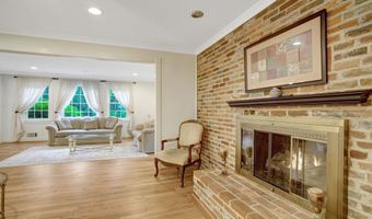 8304 FIVE GATES Rd, Annandale, VA 22003