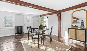 1382 Hope St, Bristol, RI 02809