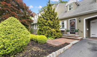 152 Glen Hills Dr, Cranston, RI 02920