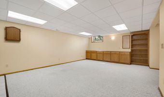 102 Peggy Ln, Avilla, IN 46710
