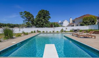 24 Orsaf Ln, Bayville, NJ 08721