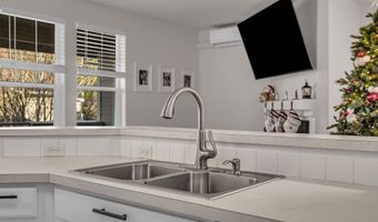 7216 SW MANOR Way F, Beaverton, OR 97078