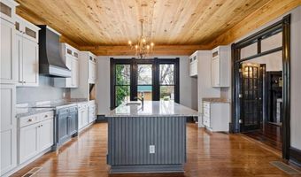 108 King St, Adairsville, GA 30103