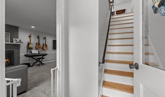 80 PECK Ave, Bristol, RI 02809