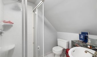 12 Hagen Ave, Cranston, RI 02920