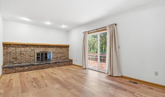 2825 Tuebingen Pkwy, Ann Arbor, MI 48105