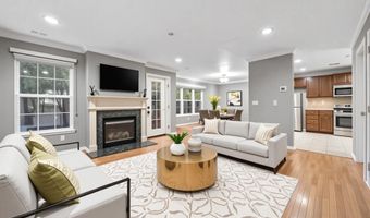 4 BOATWORKS Dr, Bayonne, NJ 07002