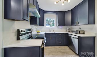 11818 Larkridge Ct, Charlotte, NC 28226