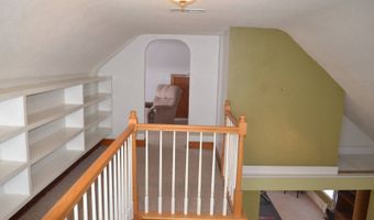 409 E. Elm St, Albion, IL 62806