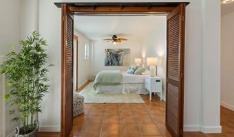 2957 Kalakaua Ave 102, Honolulu, HI 96815