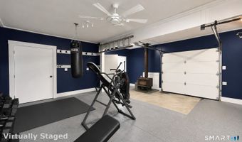 285 Wooding Hill Rd, Bethany, CT 06524