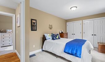 28 Hoop Pole Hill Rd, Chester, CT 06412