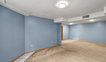 5423 Norris St, Ames, IA 50014