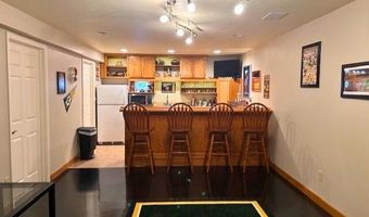 3167 LAKEVIEW Dr, Suamico, WI 54173