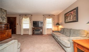 2211 Penny Ln, Austintown, OH 44515