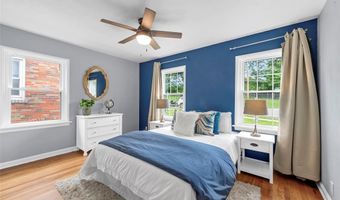 7220 Mackenzie Rd, Affton, MO 63123