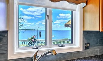 129 Seaside Dr, Jamestown, RI 02835