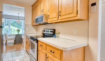 1325 Farmington Ave APT 5, Bristol, CT 06010
