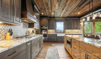 6 Valley Watch Ct, Banner Elk, NC 28604