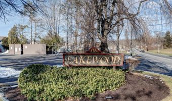 136 Pembroke Rd 9-78, Danbury, CT 06811