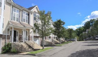 107 Sienna Dr 107, Danbury, CT 06810