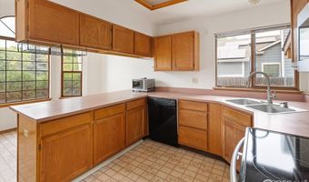1660 Emerald St, Broomfield, CO 80020