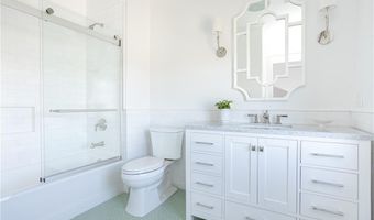 78 Rhode Island Ave 8, Newport, RI 02840