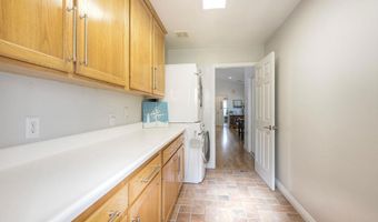 4876 Park Dr, Carlsbad, CA 92008