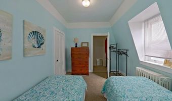 36 Dixon St, Newport, RI 02840