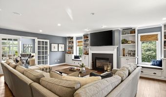 2069 Upper Chelsea Rd, Columbus, OH 43221