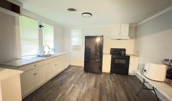 410 W Calhoun St, Bruce, MS 38915