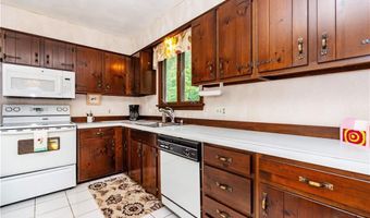 154 Spring Valley Dr, East Greenwich, RI 02818