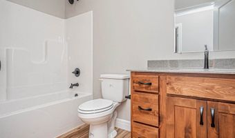 1800-1802 Broadfoot Dr, Abilene, KS 67410