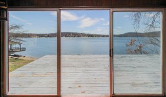 279 Candlewood Lake Rd, Brookfield, CT 06804