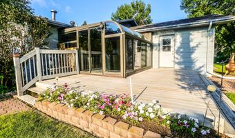 903 Willow Dr, Aberdeen, SD 57401
