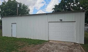 617 E Gregory Ave, Apache, OK 73006