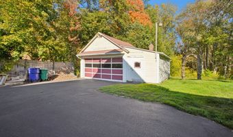 108 Woodland Ave, Bloomfield, CT 06002