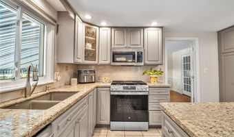 92 Dan Troy Dr, Amherst, NY 14221