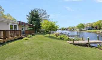 106 N River Dr, Narragansett, RI 02882
